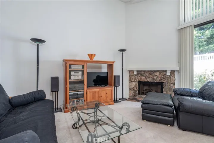 380 W Wilson F106, Costa Mesa, California 92627