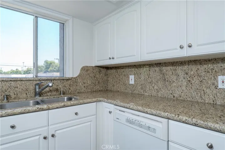 380 W Wilson F106, Costa Mesa, California 92627
