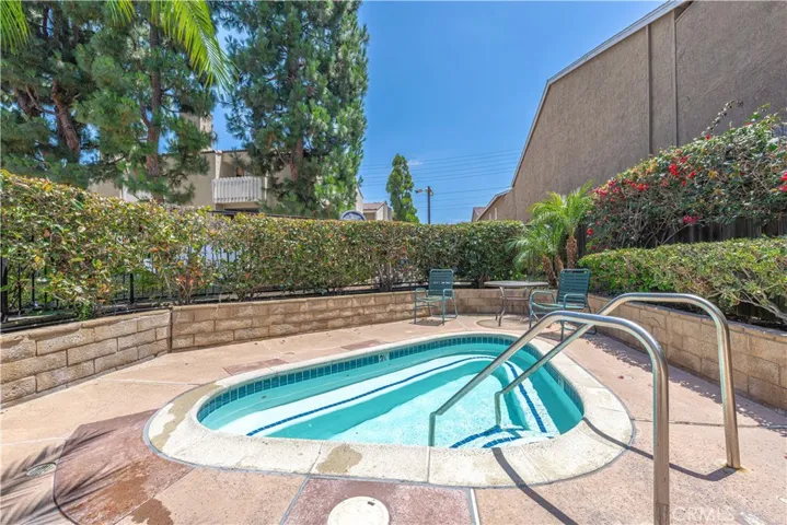 380 W Wilson F106, Costa Mesa, California 92627