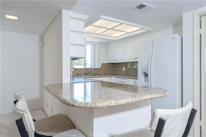 380 W Wilson F106, Costa Mesa, California 92627