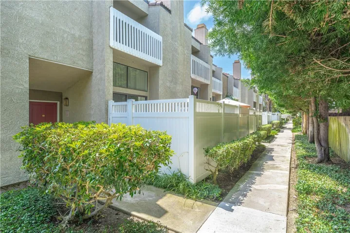 380 W Wilson F106, Costa Mesa, California 92627