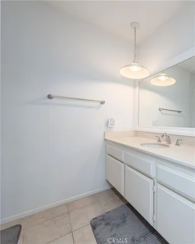 380 W Wilson F106, Costa Mesa, California 92627