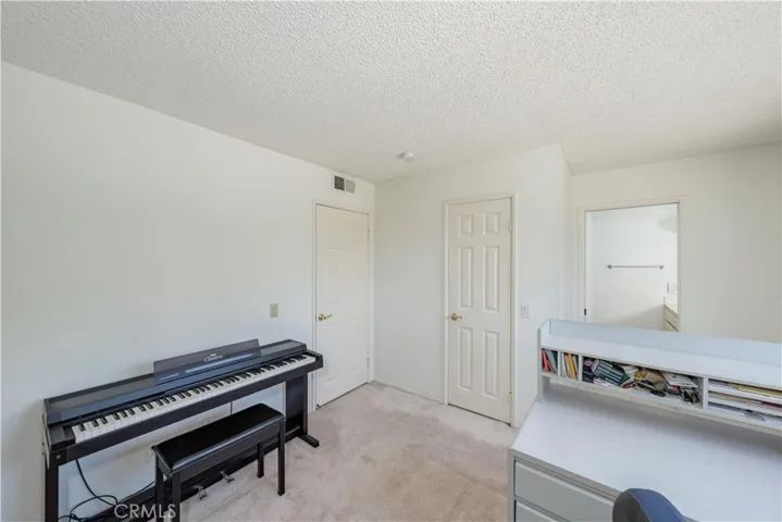 380 W Wilson F106, Costa Mesa, California 92627