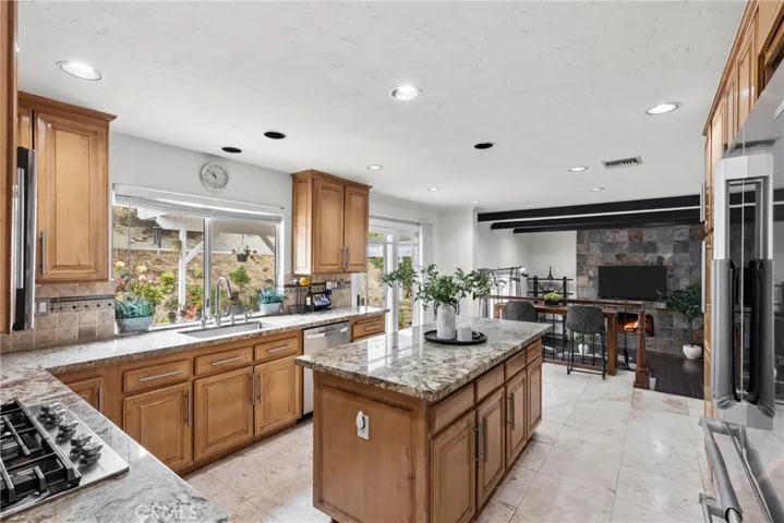 20224 Chapter, Woodland Hills, California 91364