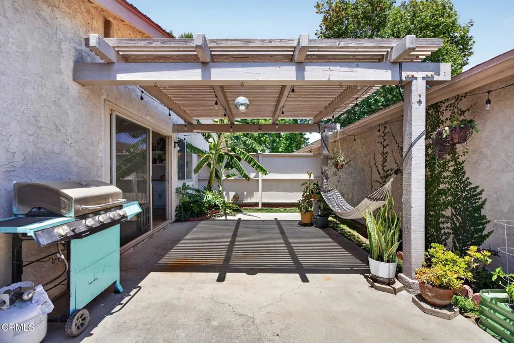 29-web-or-mls-UpmarketMedia-262WVi-092