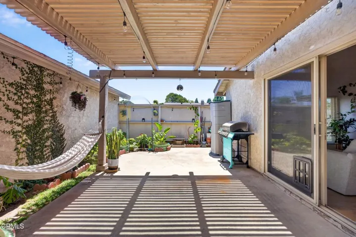28-web-or-mls-UpmarketMedia-262WVi-088