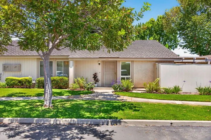 2-web-or-mls-UpmarketMedia-262WVi-006