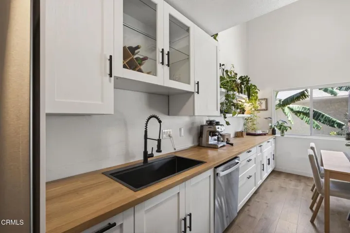 13-web-or-mls-UpmarketMedia-262WVi-055