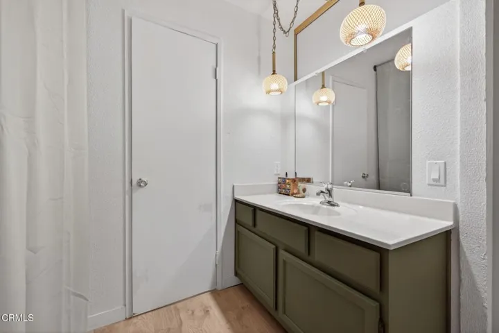 24-web-or-mls-UpmarketMedia-262WVi-079