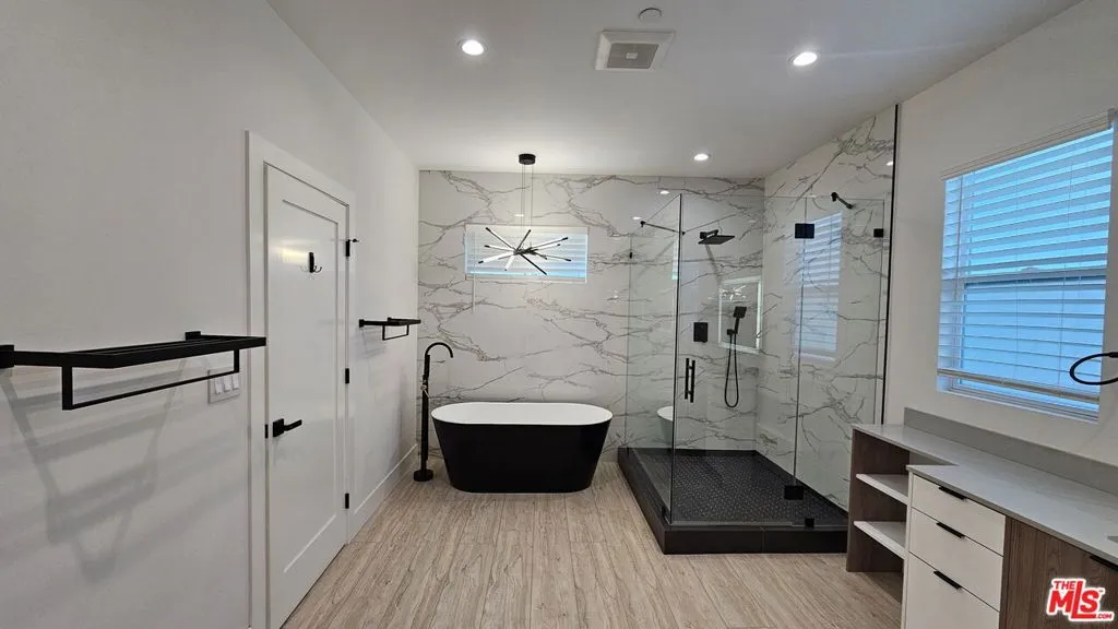 15224 W Holyland Dr, Van Nuys, California 91411 — photo 5