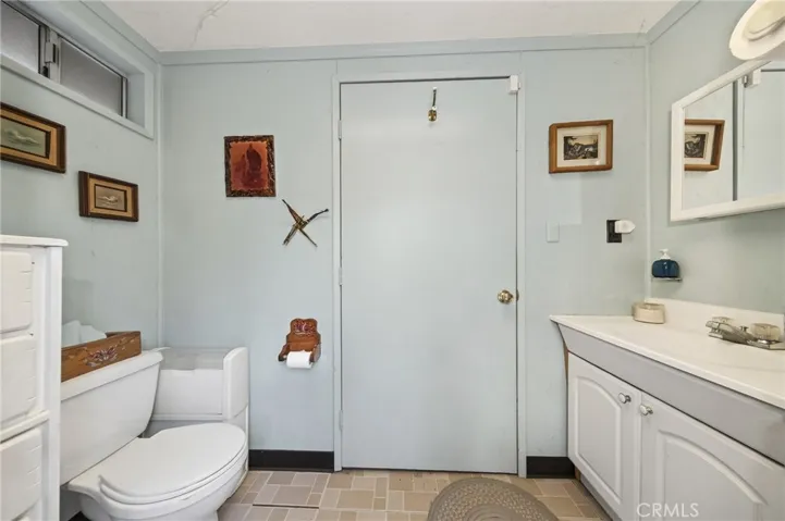 WORKSHOP BATHROOM