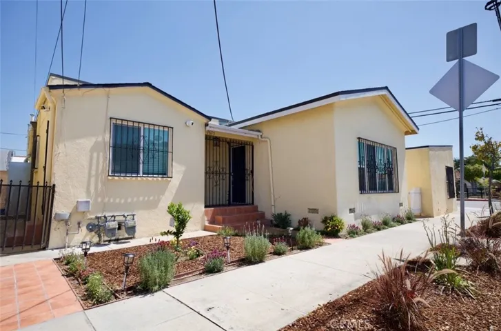 7675 California Ave, Huntington Park, California 90255