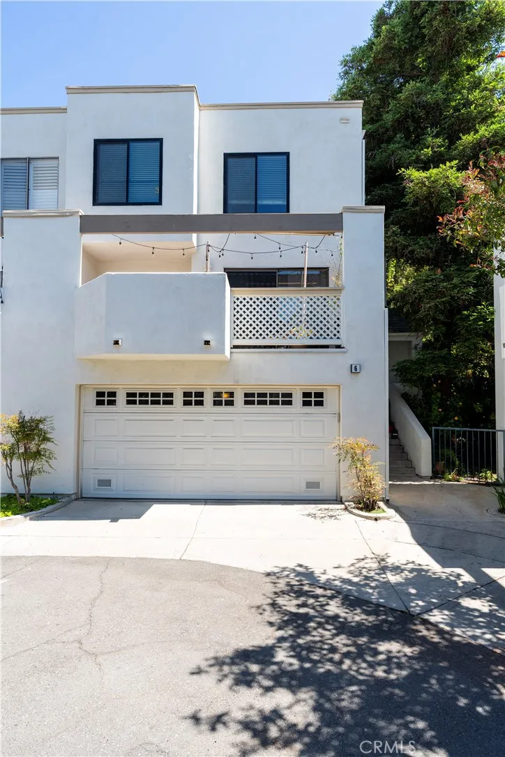 End unit with lots of natural light