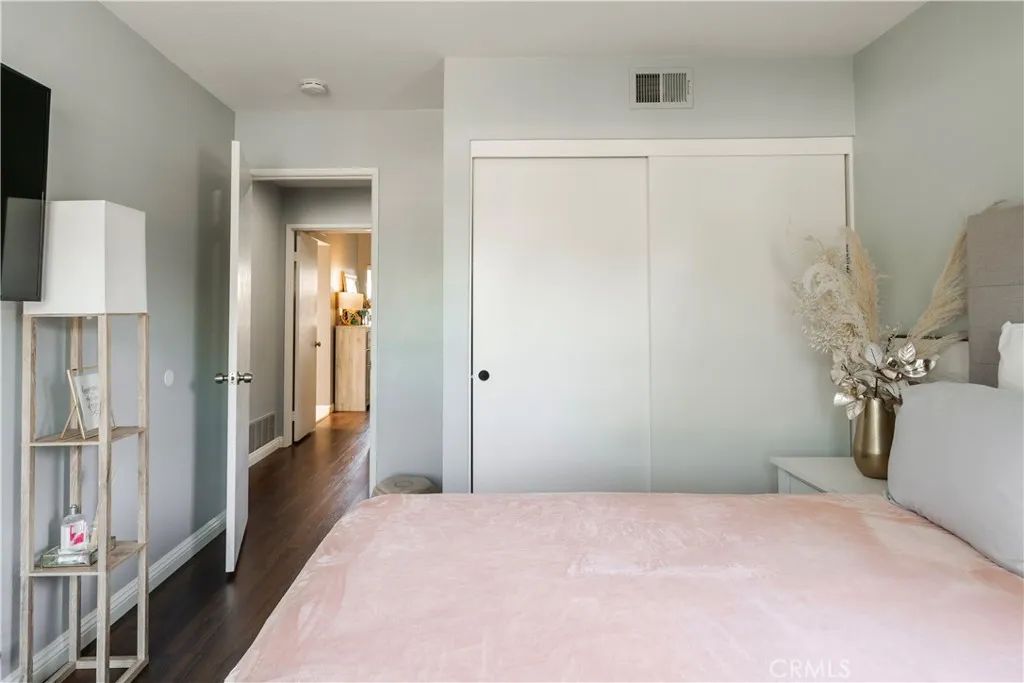 Guest bedroom #1