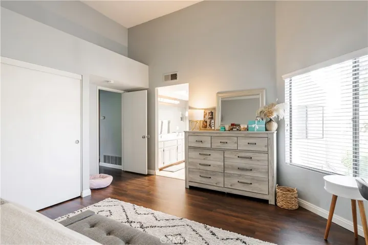Lots of natural lighting and tall ceilings
