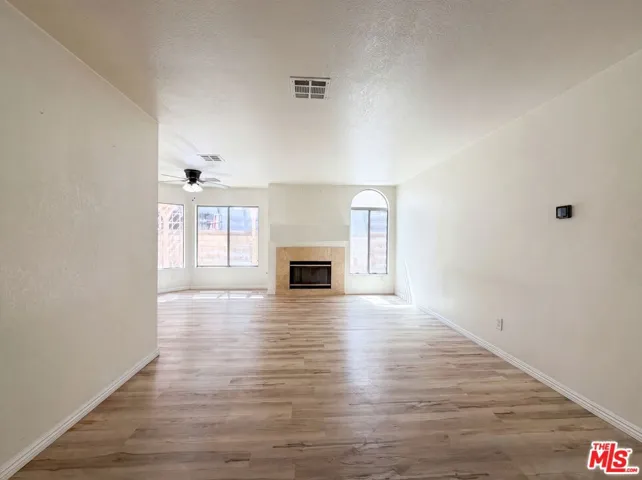 1138 Encantadora Lane, Lancaster, California 93535
