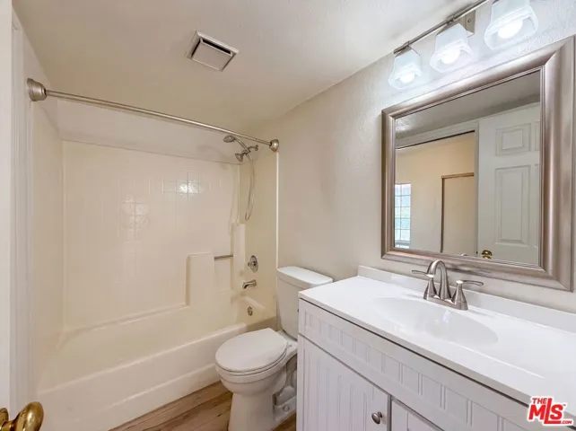 1138 Encantadora Lane, Lancaster, California 93535