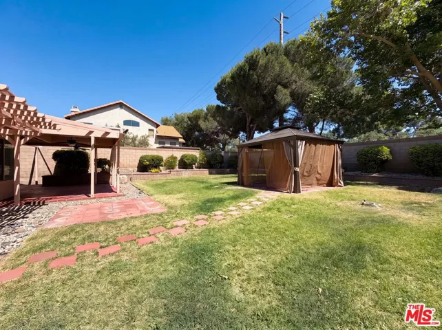 1138 Encantadora Lane, Lancaster, California 93535