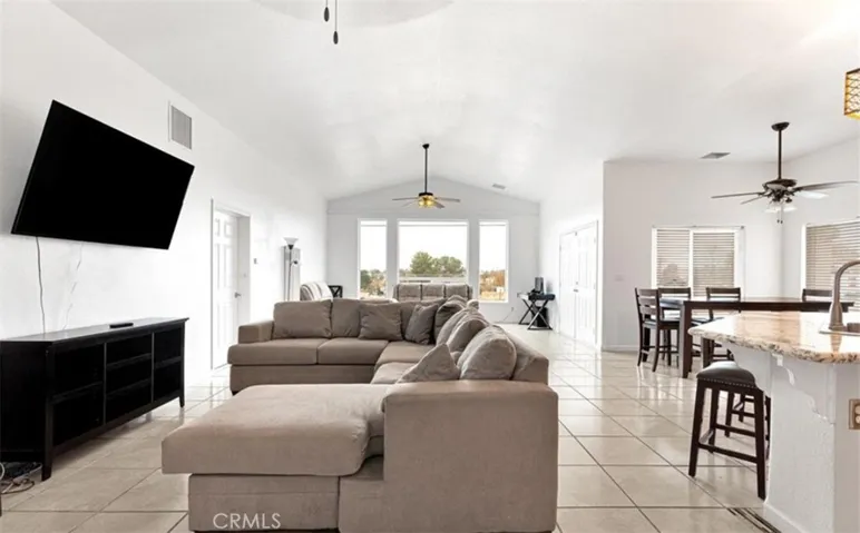 16192 Molino, Victorville, California 92395