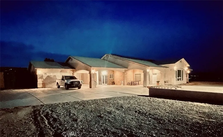 16192 Molino, Victorville, California 92395