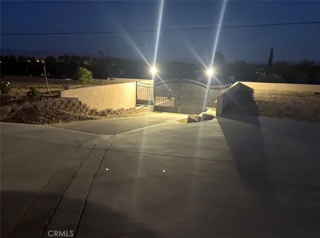 16192 Molino, Victorville, California 92395