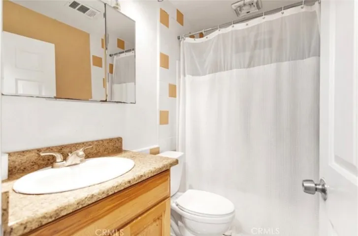16192 Molino, Victorville, California 92395