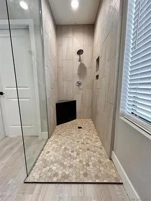 Master shower square