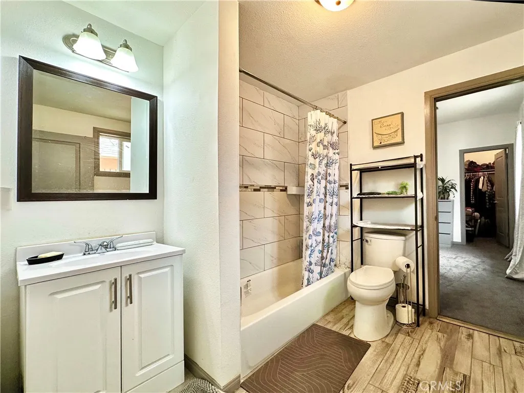 Jack n Jill Bathroom