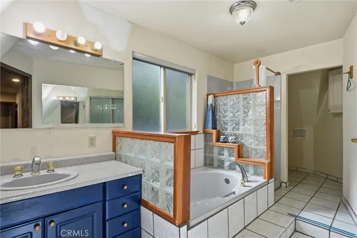 Primary bath