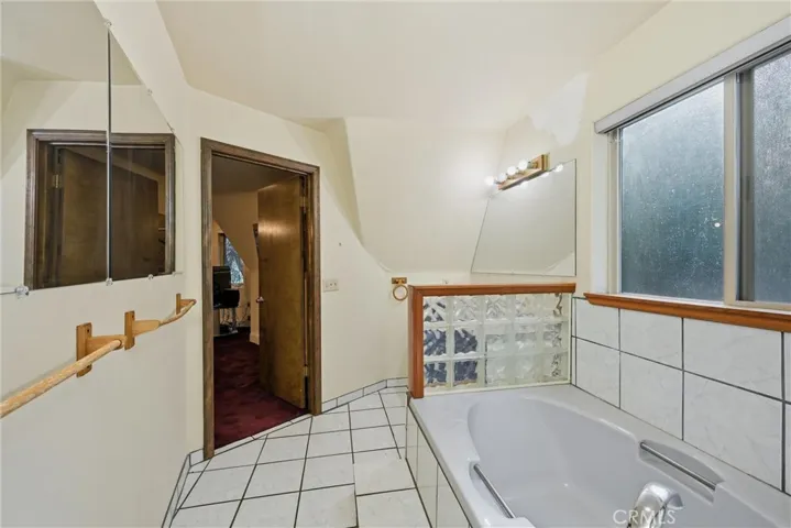 16945 Knollview, Hidden Valley Lake, California 95467