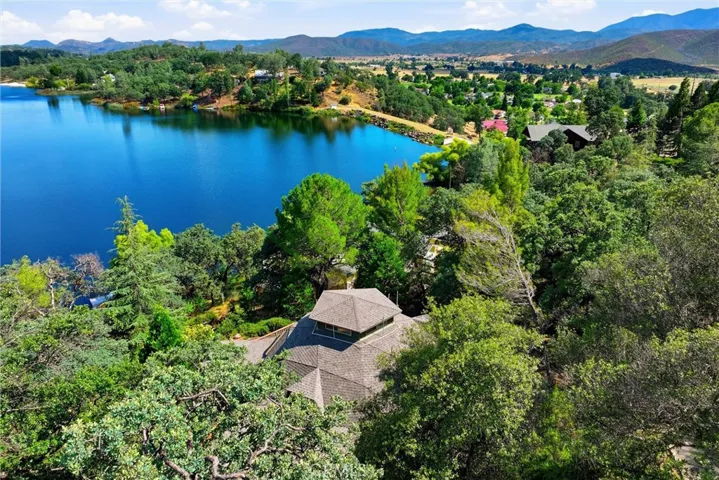 16945 Knollview, Hidden Valley Lake, California 95467
