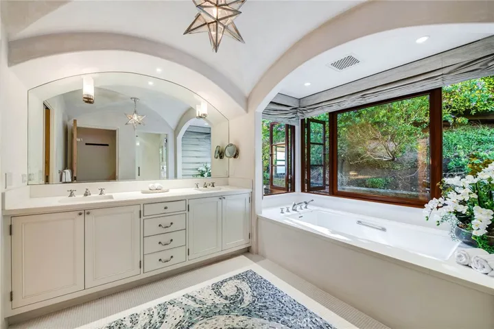 24650 Blue Dane Lane, Malibu, California 90265