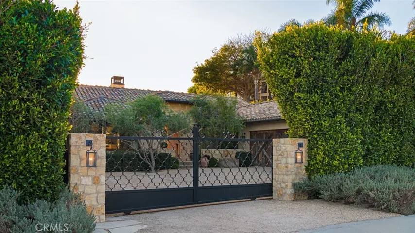 24650 Blue Dane Lane, Malibu, California 90265