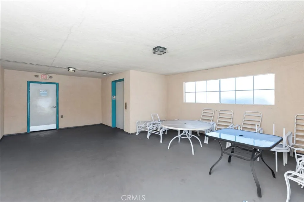 Community area and view of the elevator