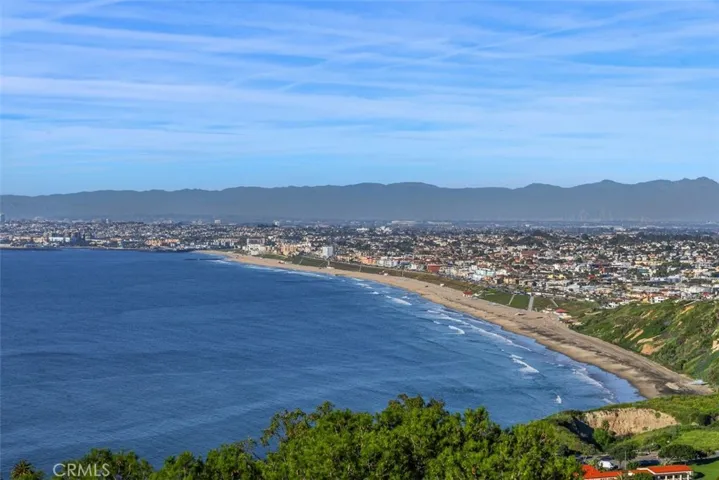 Queen's Necklace View