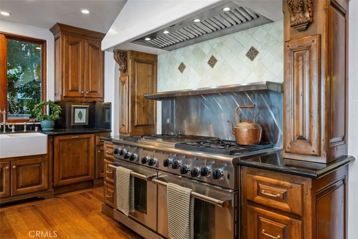 Gourmet Kitchen