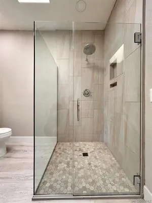 Second hallwayshower square shot