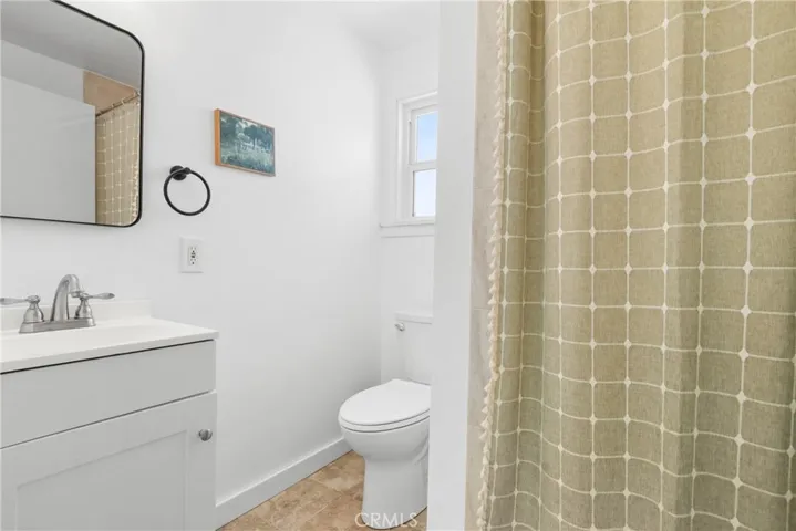 3/4 BATHROOM