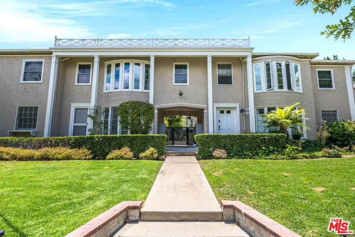 15224 1/2 Dickens Street, Sherman Oaks, California 91403