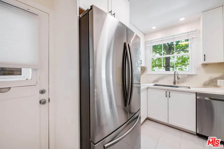 15224 1/2 Dickens Street, Sherman Oaks, California 91403