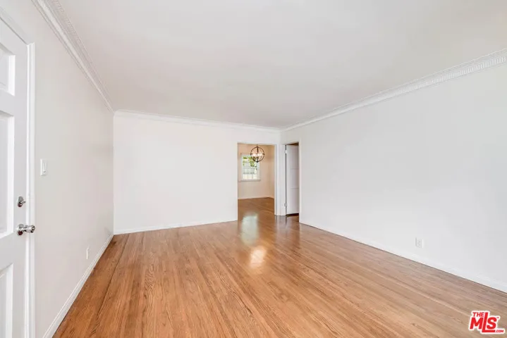 15224 1/2 Dickens Street, Sherman Oaks, California 91403