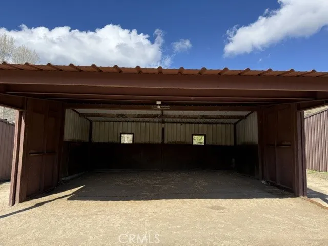 Large Horse Shelter can be divided and also completely enclosed.