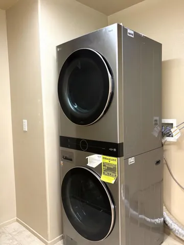 Tramonto laundry room