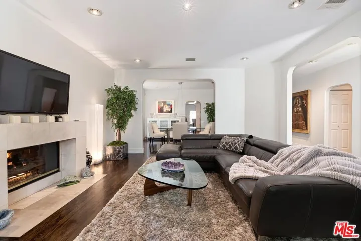 453 N Alfred Street, Los Angeles, California 90048