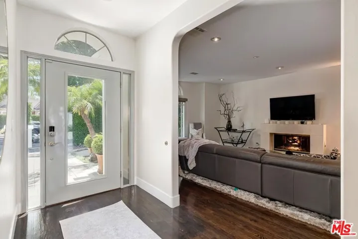 453 N Alfred Street, Los Angeles, California 90048