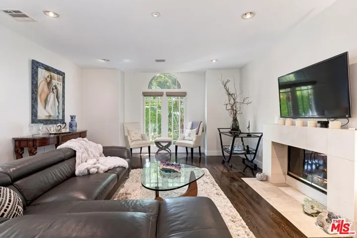 453 N Alfred Street, Los Angeles, California 90048