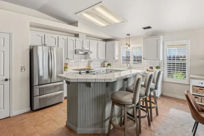 750 Ruger Court, Hollister, California 95023