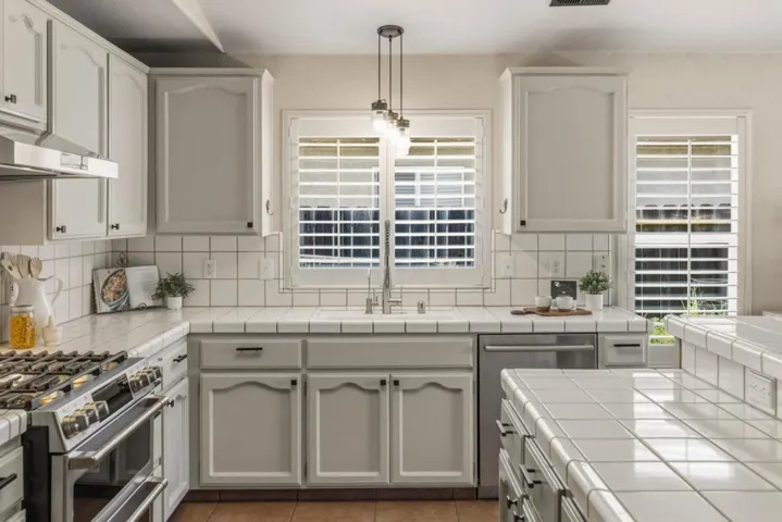 750 Ruger Court, Hollister, California 95023