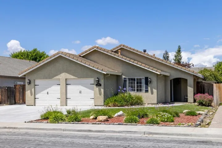 750 Ruger Court, Hollister, California 95023