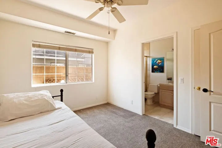 5150 Bellaire Avenue, Valley Village, California 91607